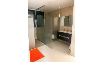 Resale - Villa / Semi detached - Alicante - Campoamor