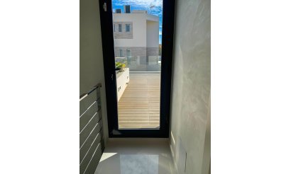 Resale - Villa / Semi detached - Alicante - Campoamor