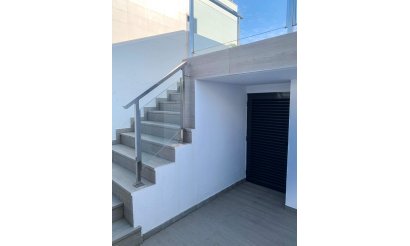 Resale - Villa / Semi detached - Alicante - Campoamor