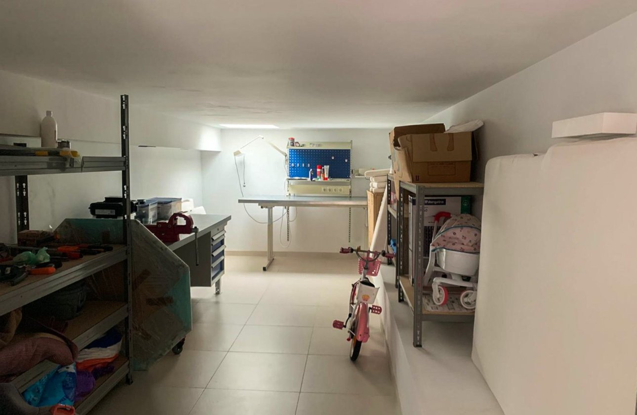 Resale - Villa / Semi detached - Alicante - Campoamor
