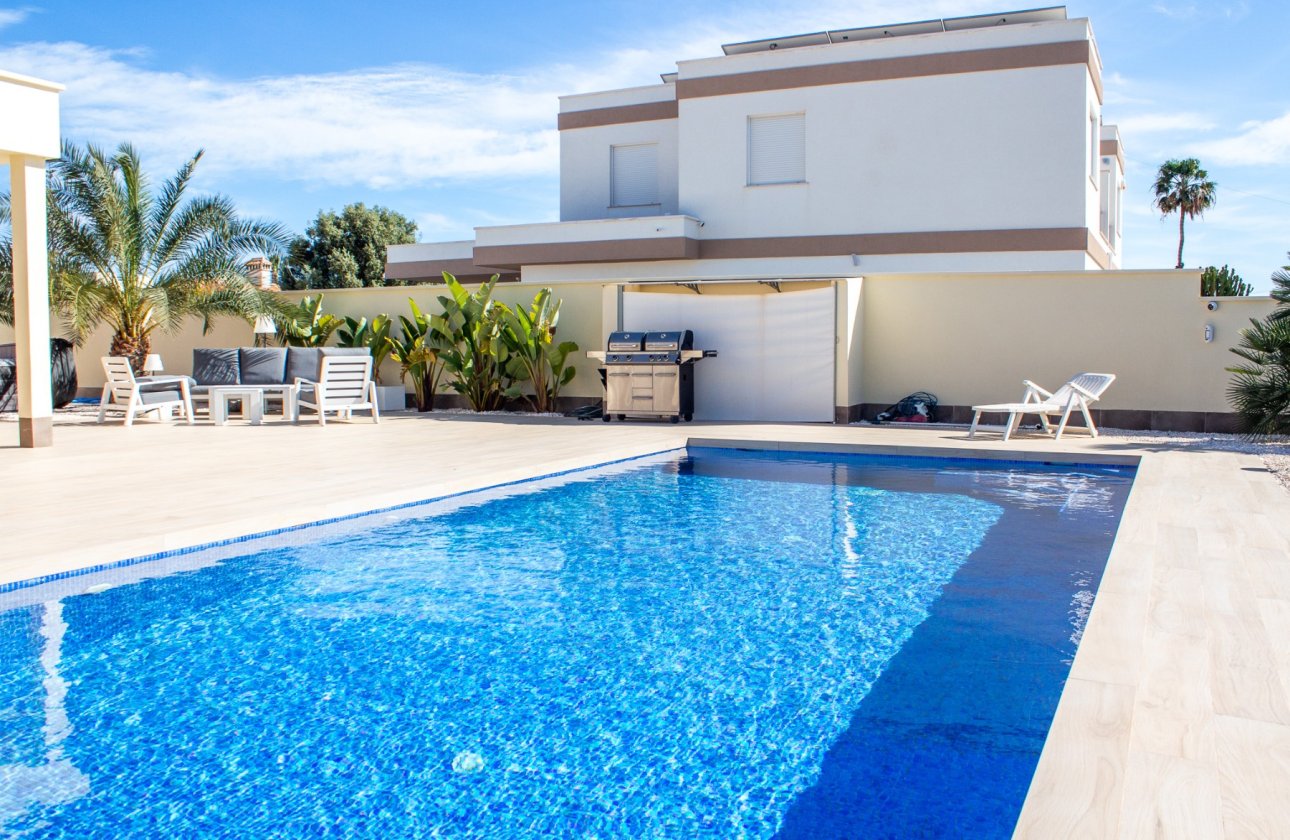 Revente - Villa / Semi detached - Torrevieja - La Siesta - El Salado - Torreta