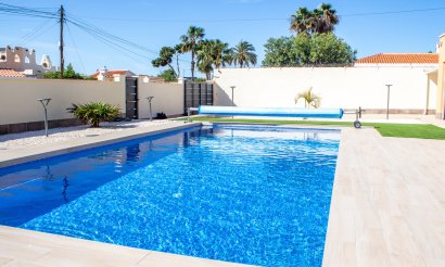 Revente - Villa / Semi detached - Torrevieja - La Siesta - El Salado - Torreta
