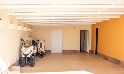 Revente - Villa / Semi detached - Torrevieja - La Siesta - El Salado - Torreta