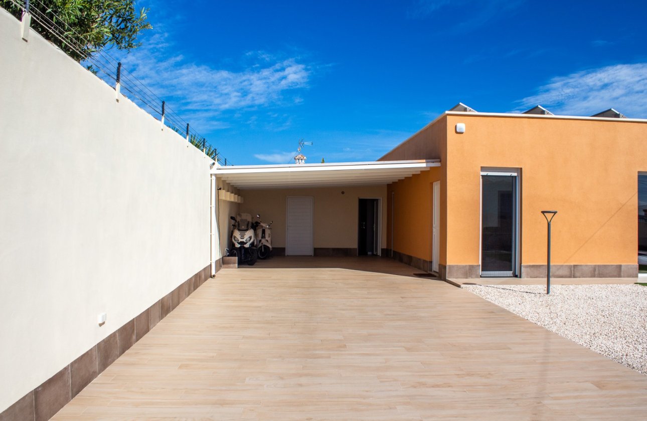 Revente - Villa / Semi detached - Torrevieja - La Siesta - El Salado - Torreta