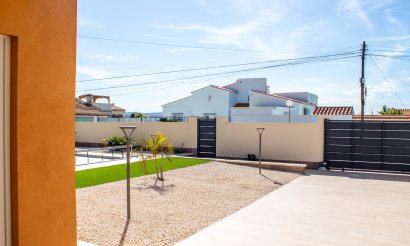 Revente - Villa / Semi detached - Torrevieja - La Siesta - El Salado - Torreta