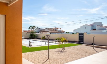 Revente - Villa / Semi detached - Torrevieja - La Siesta - El Salado - Torreta