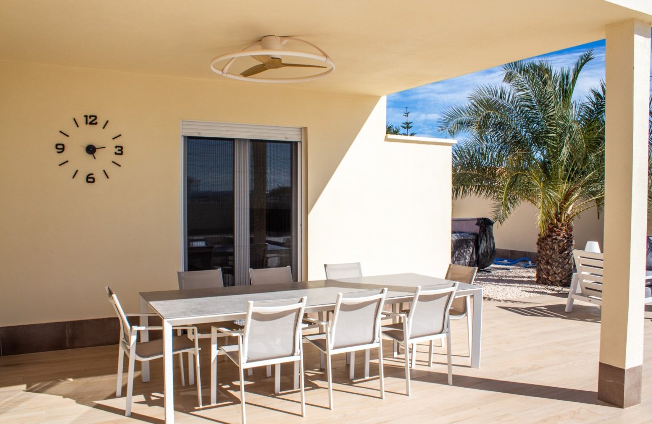 Revente - Villa / Semi detached - Torrevieja - La Siesta - El Salado - Torreta