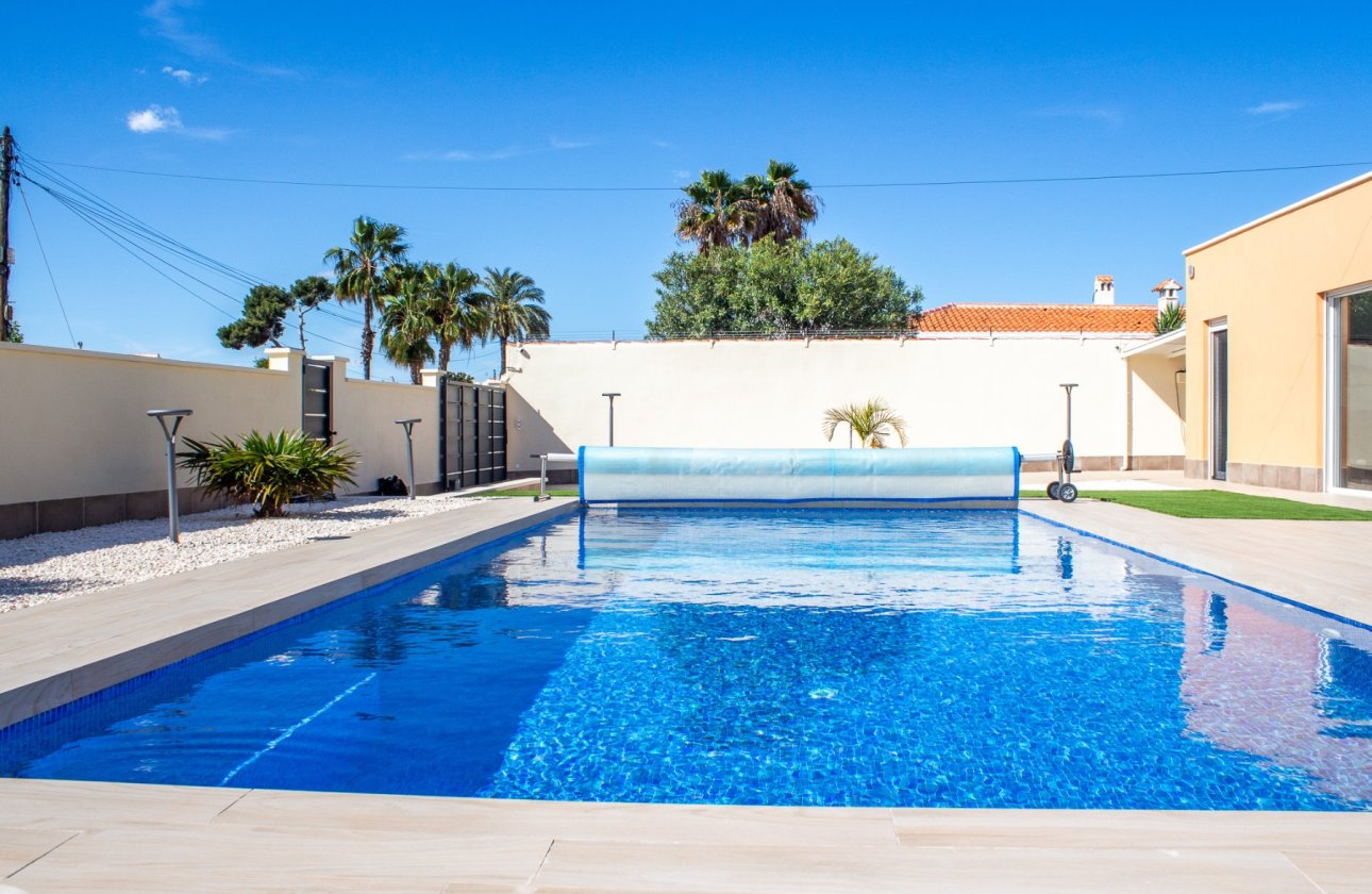Revente - Villa / Semi detached - Torrevieja - La Siesta - El Salado - Torreta