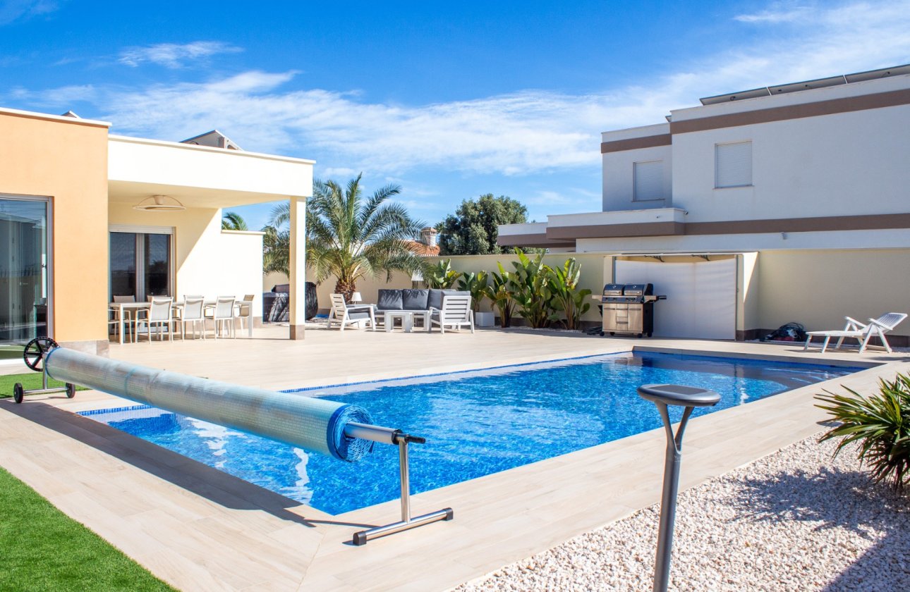 Revente - Villa / Semi detached - Torrevieja - La Siesta - El Salado - Torreta