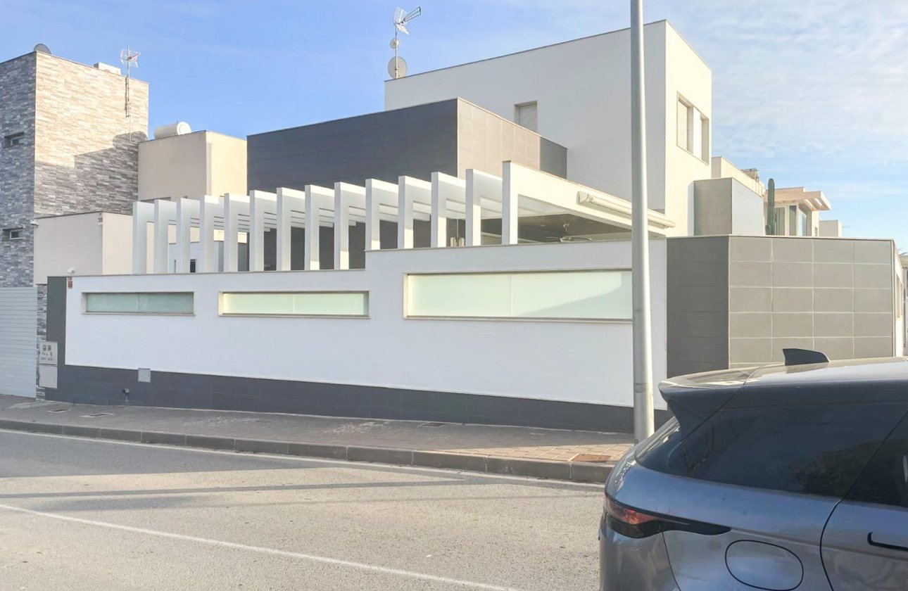Revente - Villa / Semi detached - Orihuela Costa - Mil Palmeras