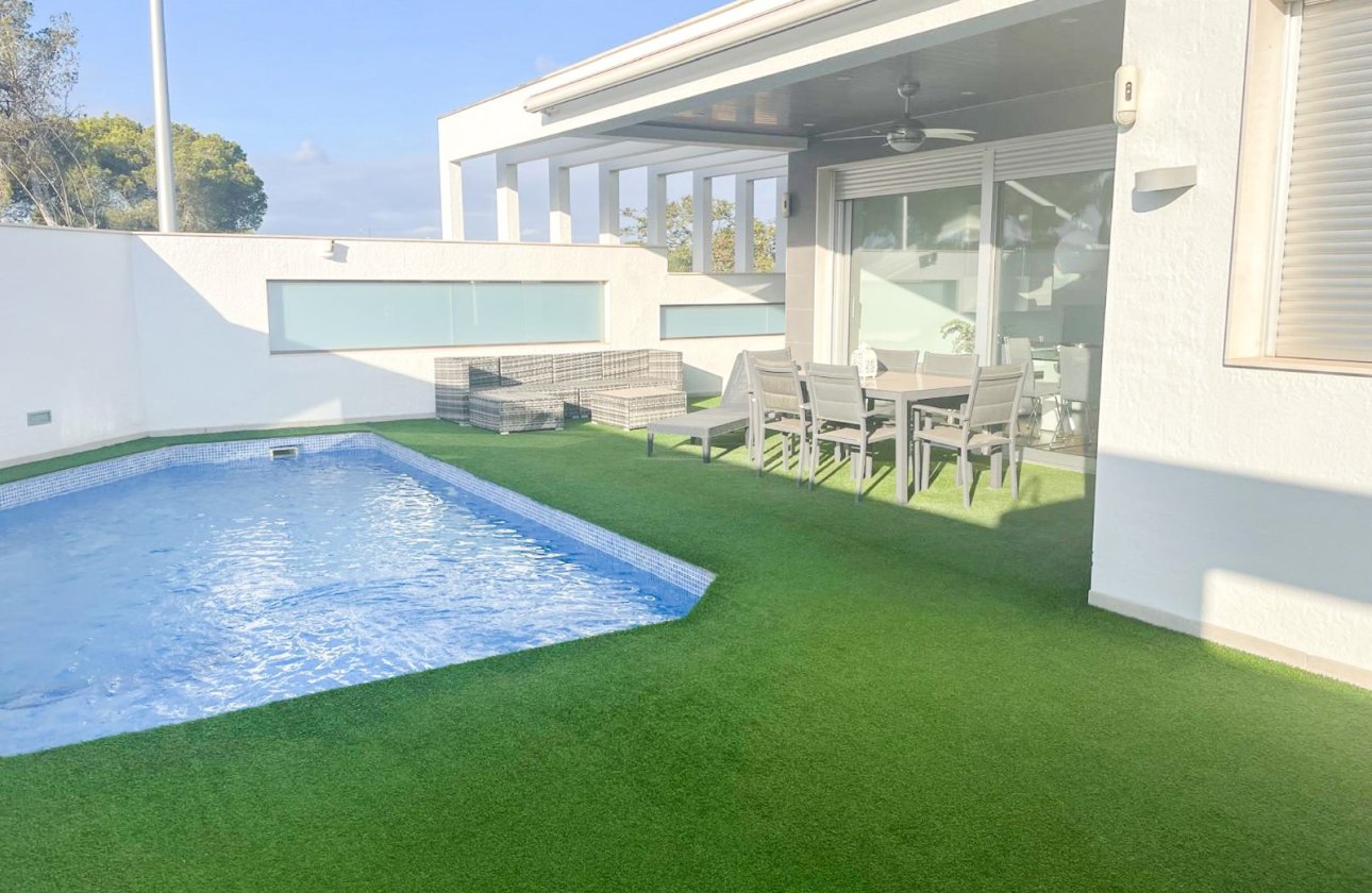 Revente - Villa / Semi detached - Orihuela Costa - Mil Palmeras