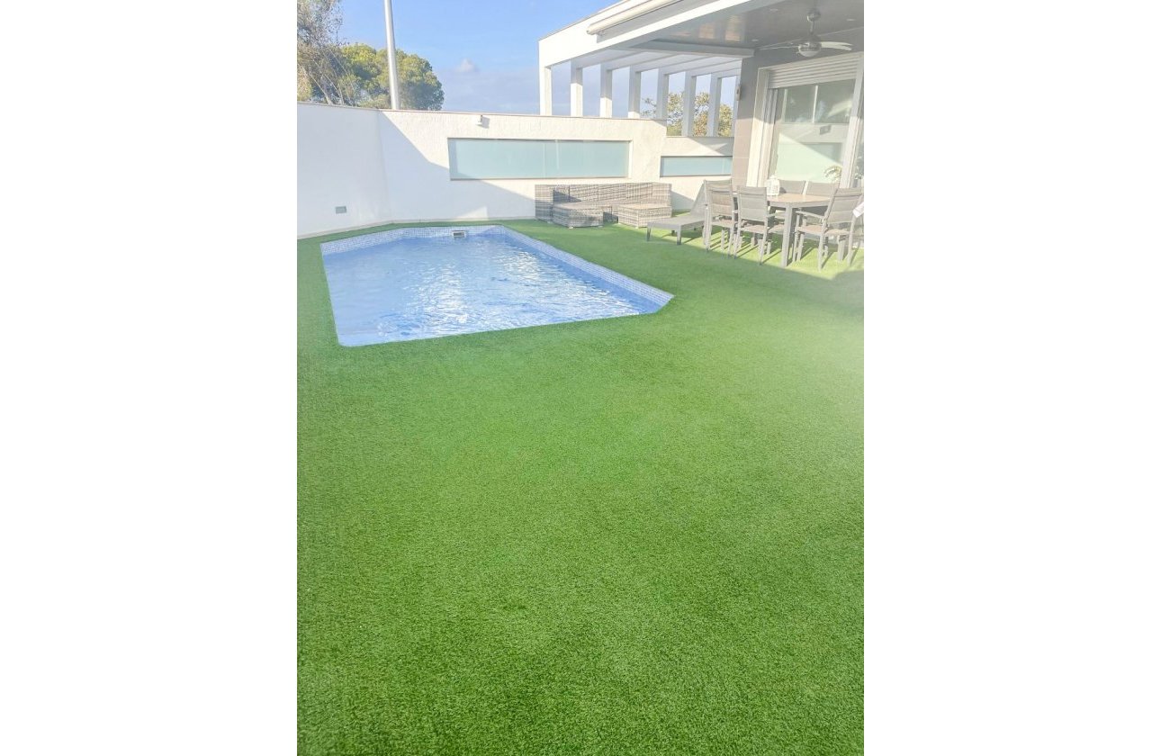 Revente - Villa / Semi detached - Orihuela Costa - Mil Palmeras