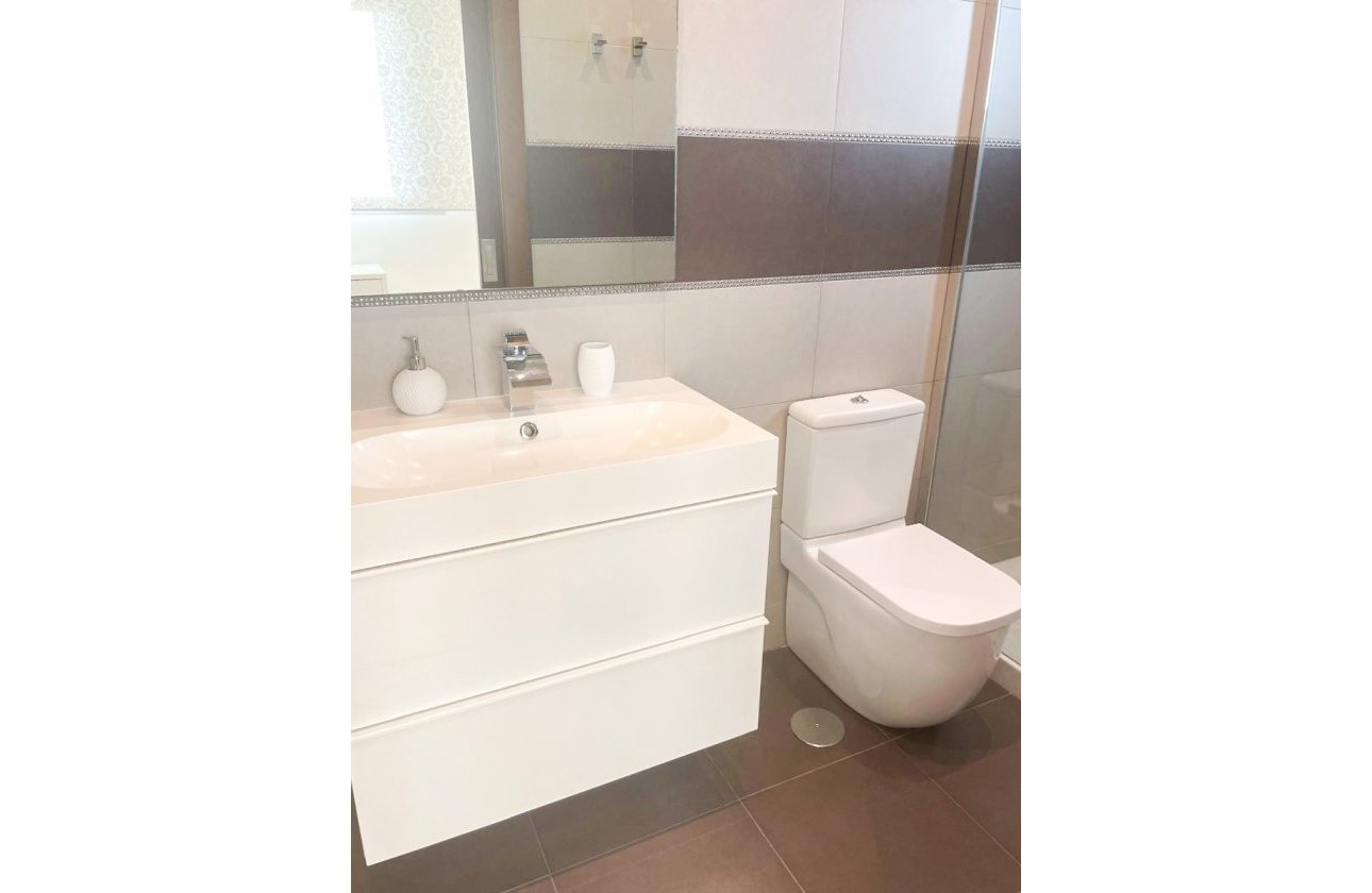 Revente - Villa / Semi detached - Orihuela Costa - Mil Palmeras