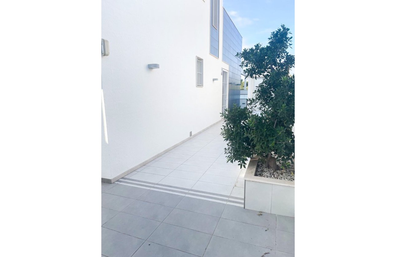 Revente - Villa / Semi detached - Orihuela Costa - Mil Palmeras