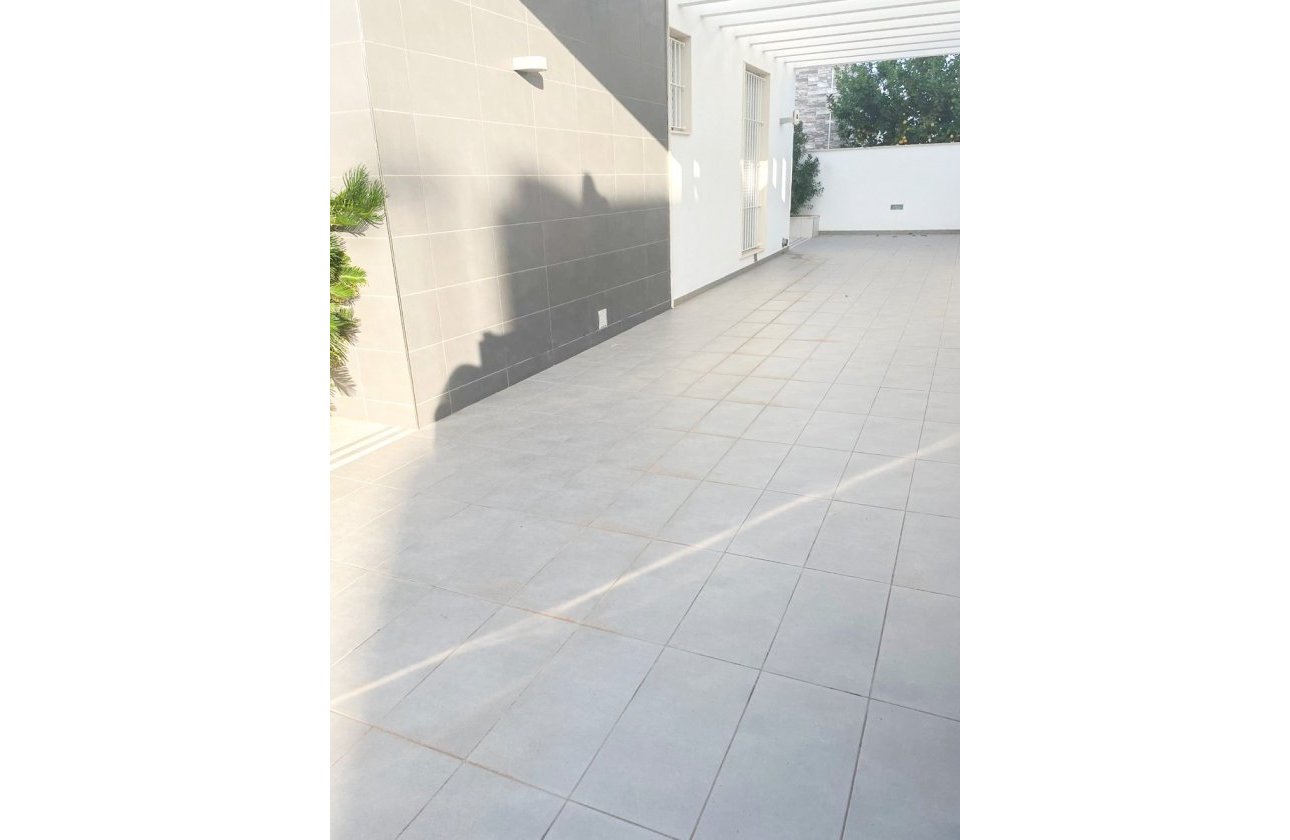 Revente - Villa / Semi detached - Orihuela Costa - Mil Palmeras