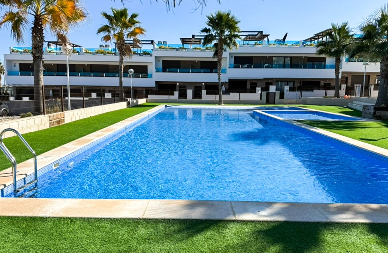Revente - Villa / Semi detached - Torrevieja - Los Balcones