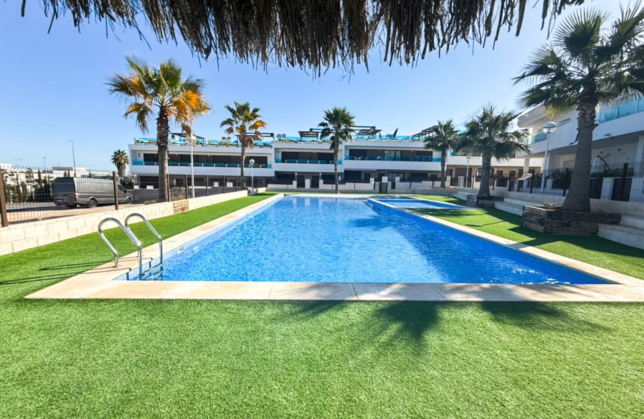 Revente - Villa / Semi detached - Torrevieja - Los Balcones