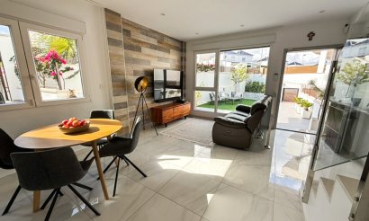 Revente - Villa / Semi detached - Torrevieja - Los Balcones