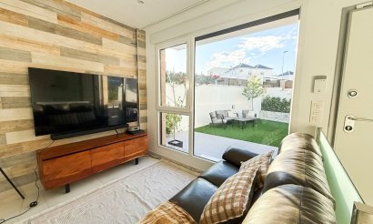 Revente - Villa / Semi detached - Torrevieja - Los Balcones