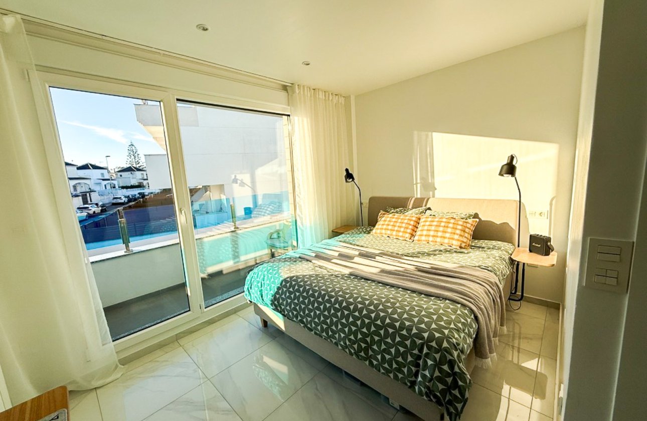 Revente - Villa / Semi detached - Torrevieja - Los Balcones