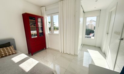 Revente - Villa / Semi detached - Torrevieja - Los Balcones