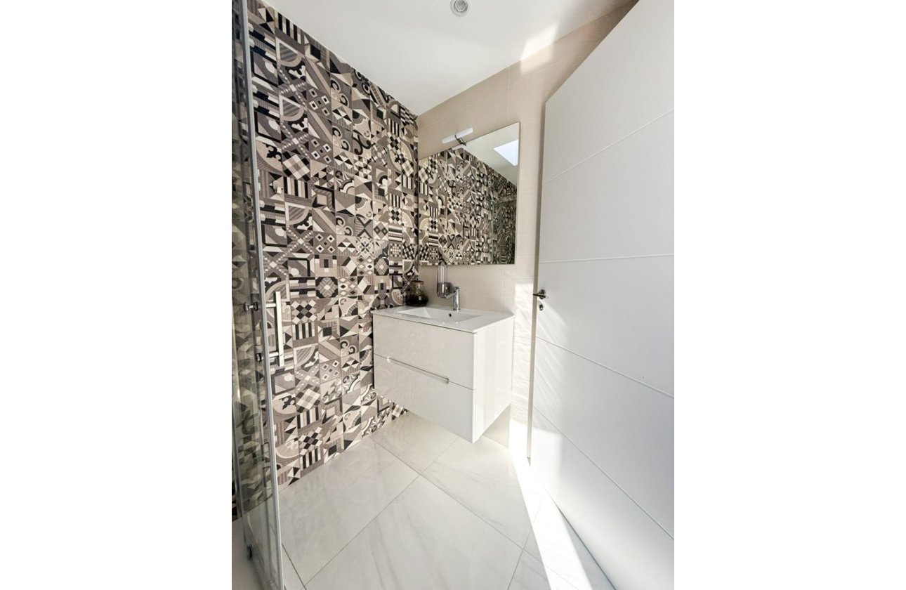 Revente - Villa / Semi detached - Torrevieja - Los Balcones