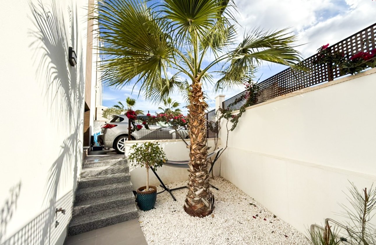 Revente - Villa / Semi detached - Torrevieja - Los Balcones
