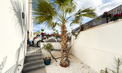 Revente - Villa / Semi detached - Torrevieja - Los Balcones