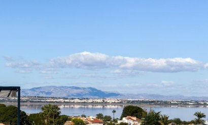 Revente - Villa / Semi detached - Torrevieja - Los Balcones