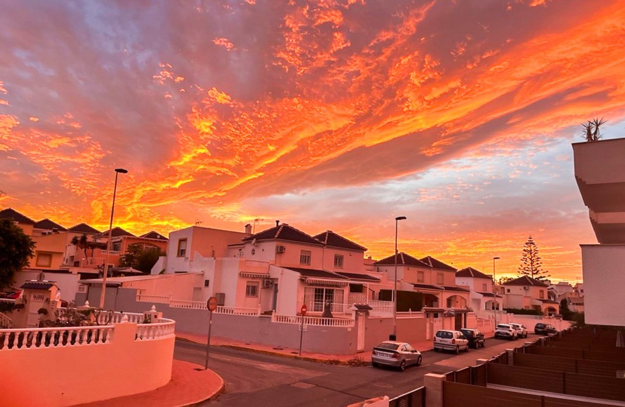 Revente - Villa / Semi detached - Torrevieja - Los Balcones