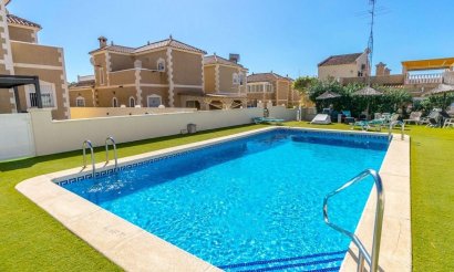 Revente - Villa - Orihuela Costa - Villamartín