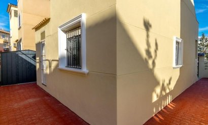 Revente - Villa - Orihuela Costa - Villamartín