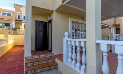 Revente - Villa - Orihuela Costa - Villamartín