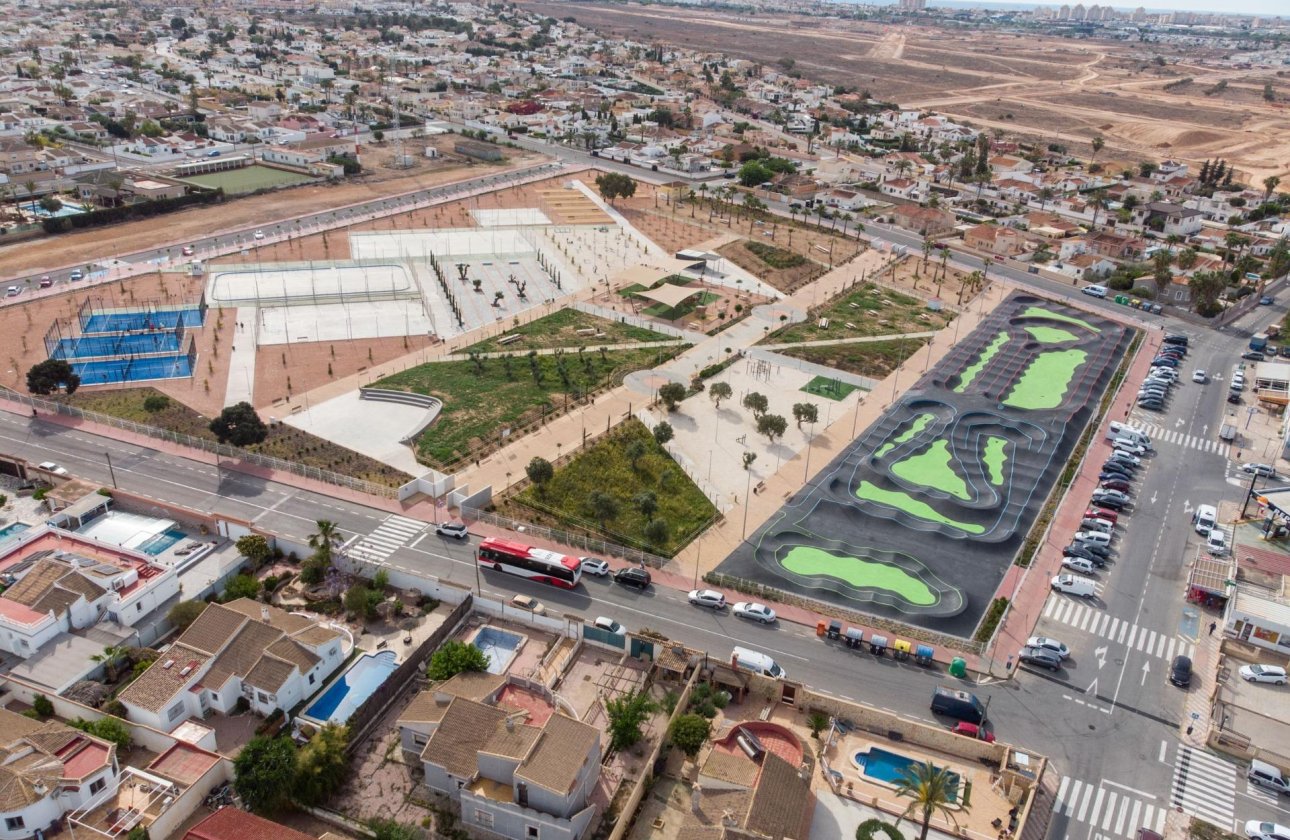 Revente - Villa / Semi detached - Torrevieja - El chaparral
