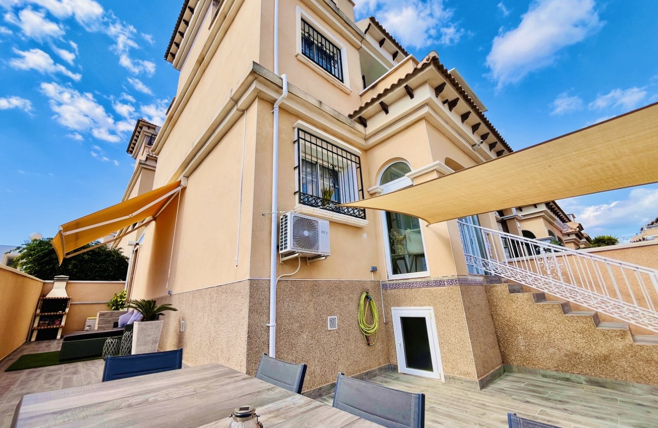 Resale - Townhouse - Villamartin