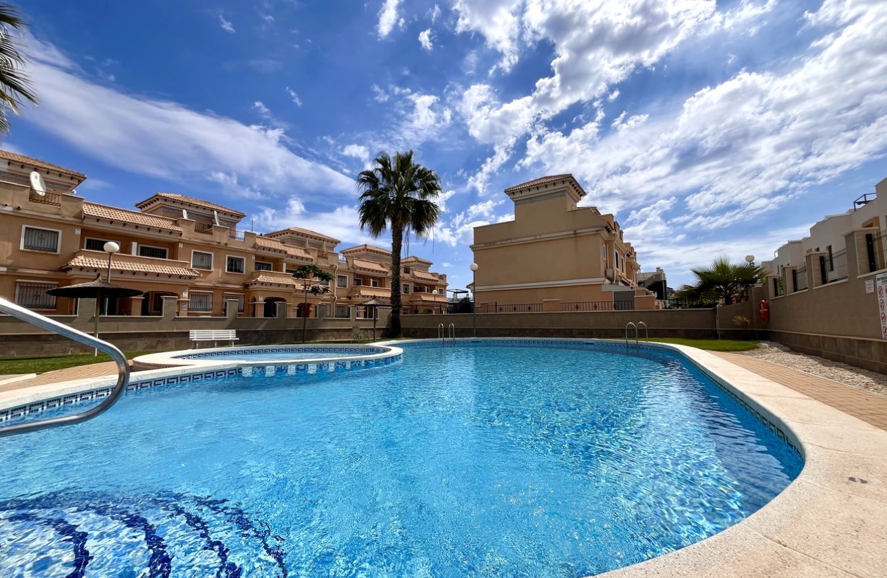 Resale - Townhouse - Villamartin