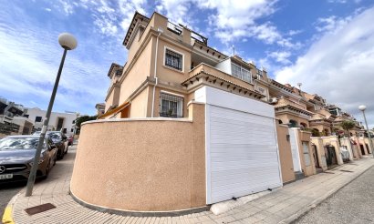 Resale - Townhouse - Villamartin