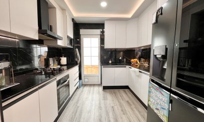 Resale - Townhouse - Villamartin