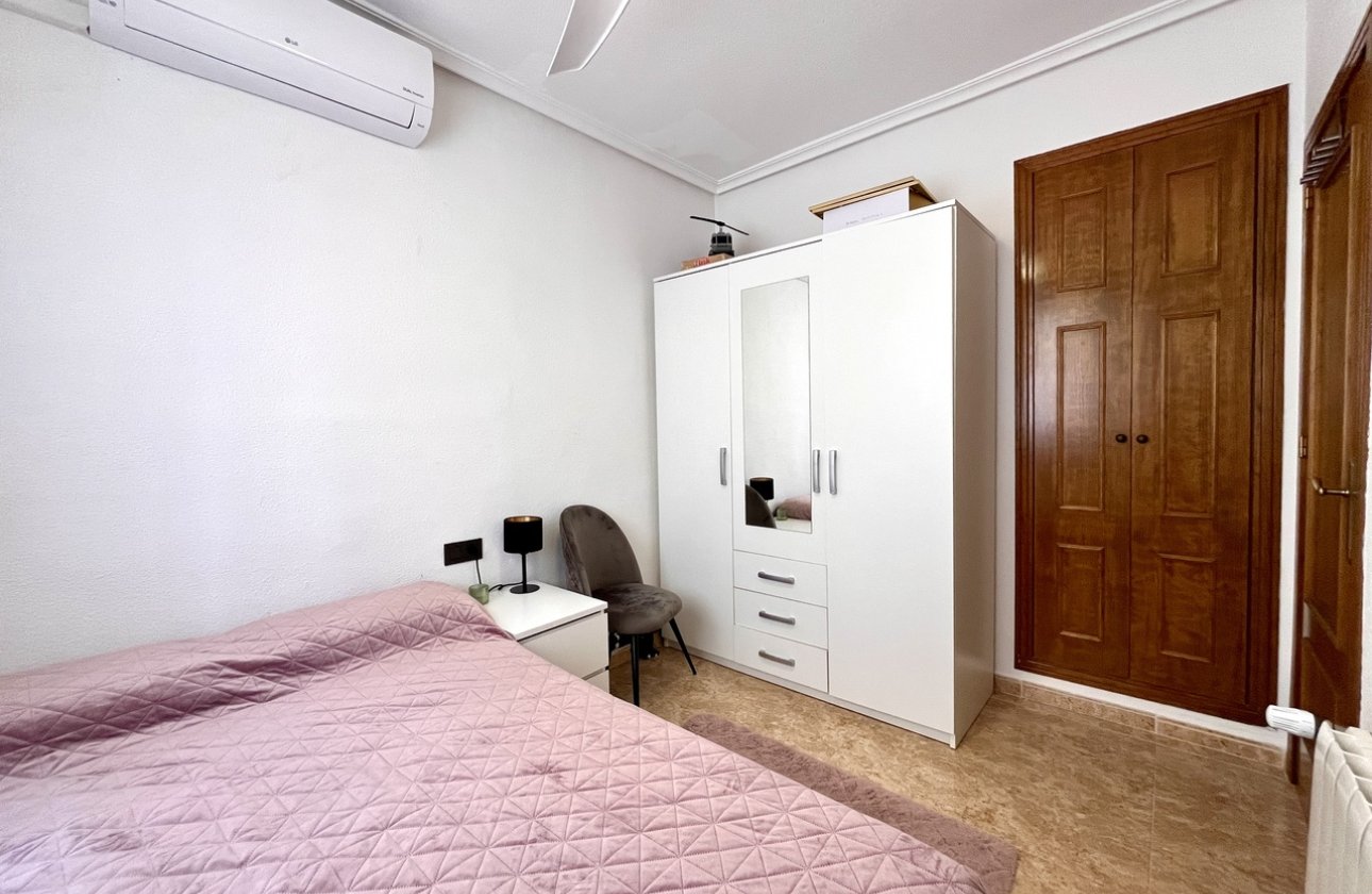 Resale - Townhouse - Villamartin
