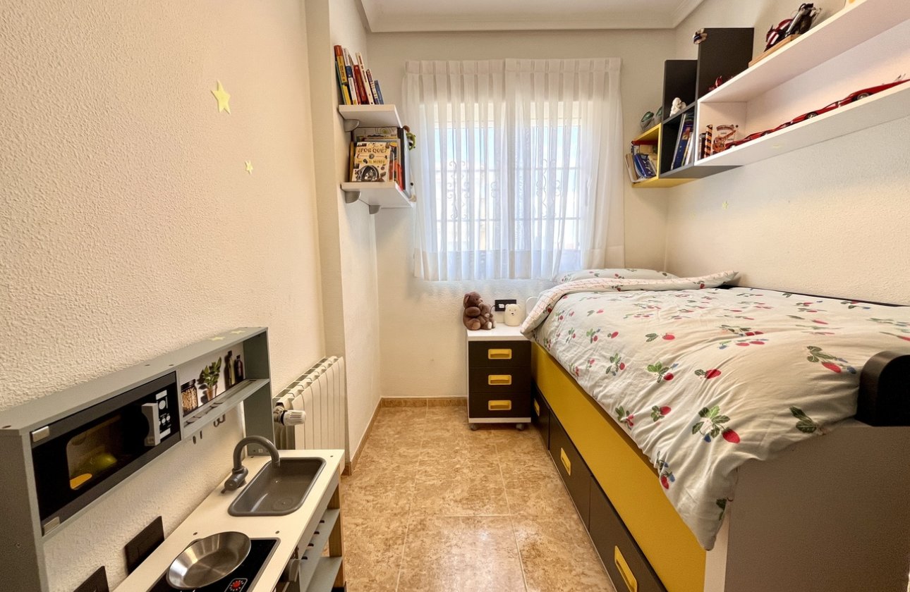 Resale - Townhouse - Villamartin