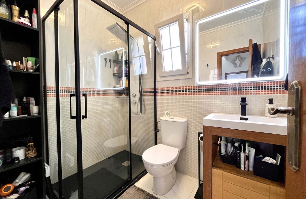 Resale - Townhouse - Villamartin