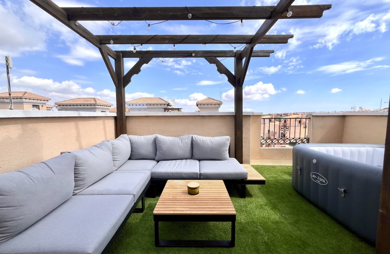 Resale - Townhouse - Villamartin