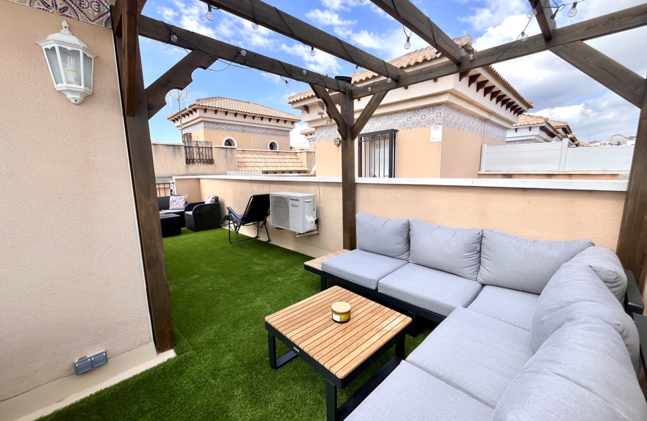 Resale - Townhouse - Villamartin