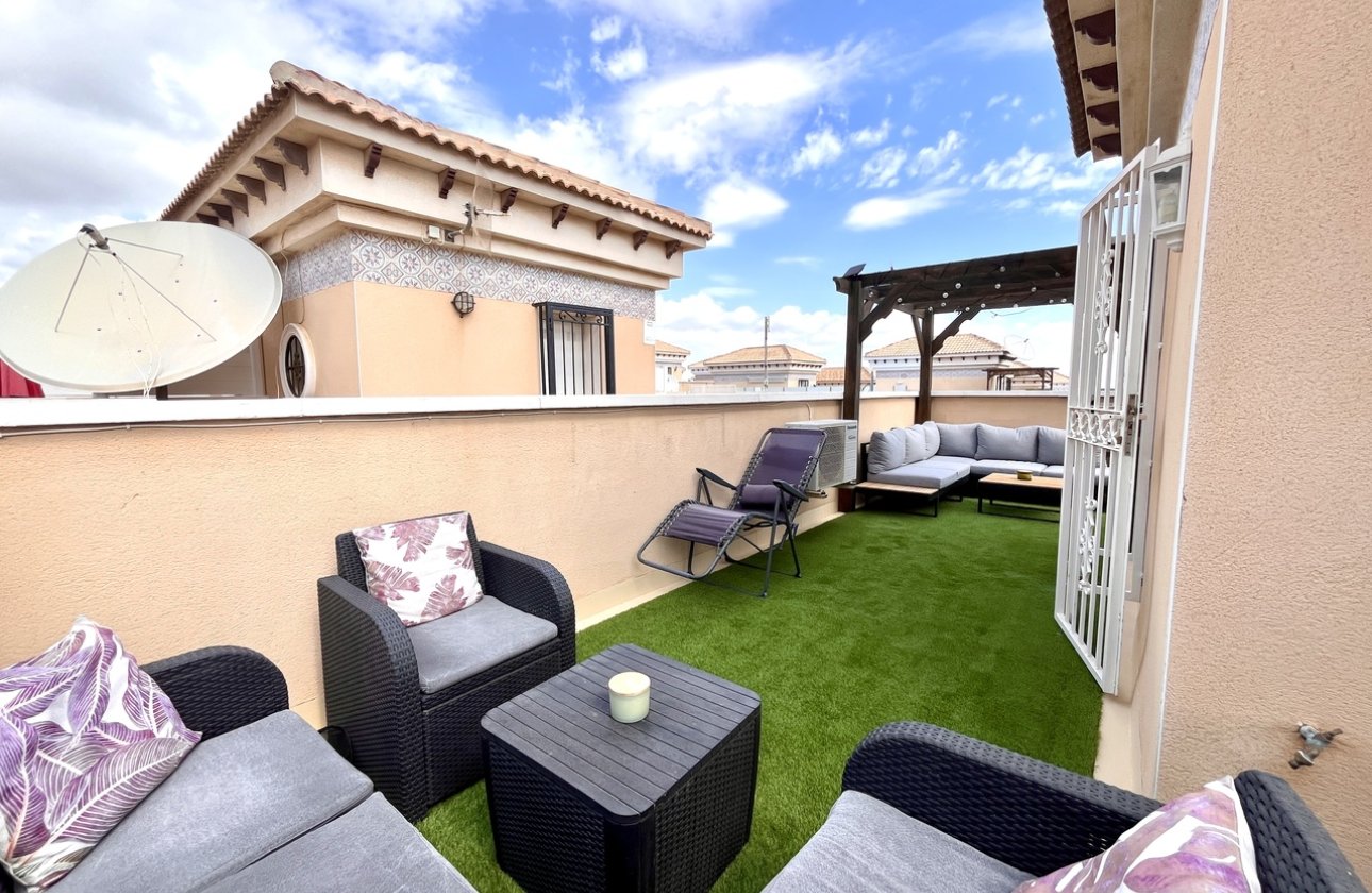 Resale - Townhouse - Villamartin