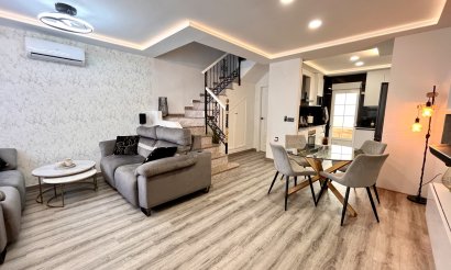 Resale - Townhouse - Villamartin
