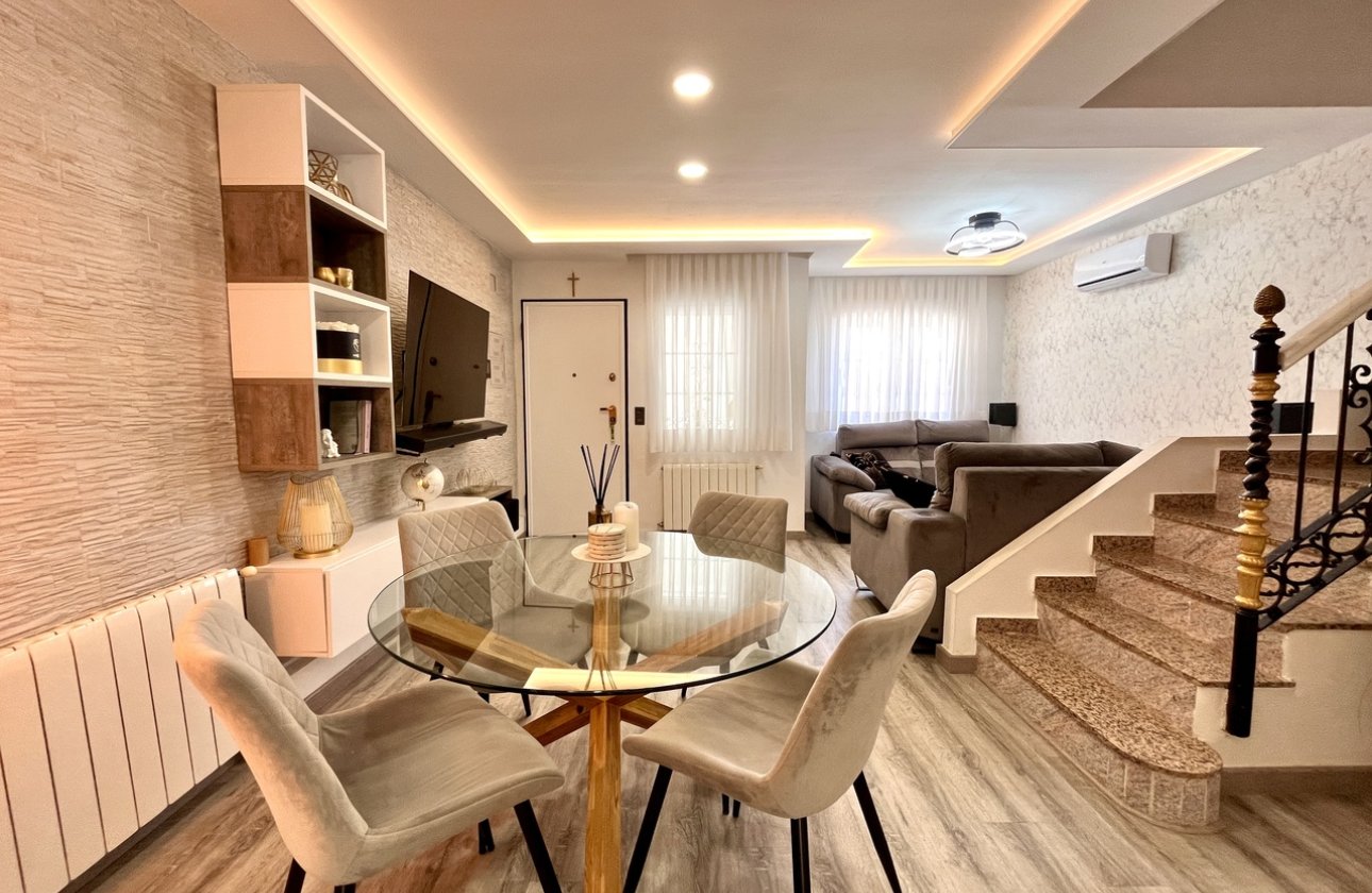 Resale - Townhouse - Villamartin