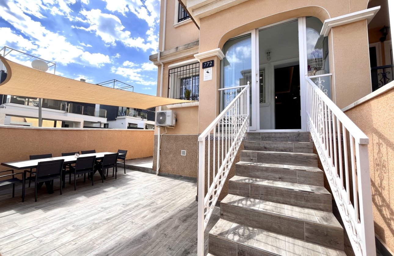 Resale - Townhouse - Villamartin