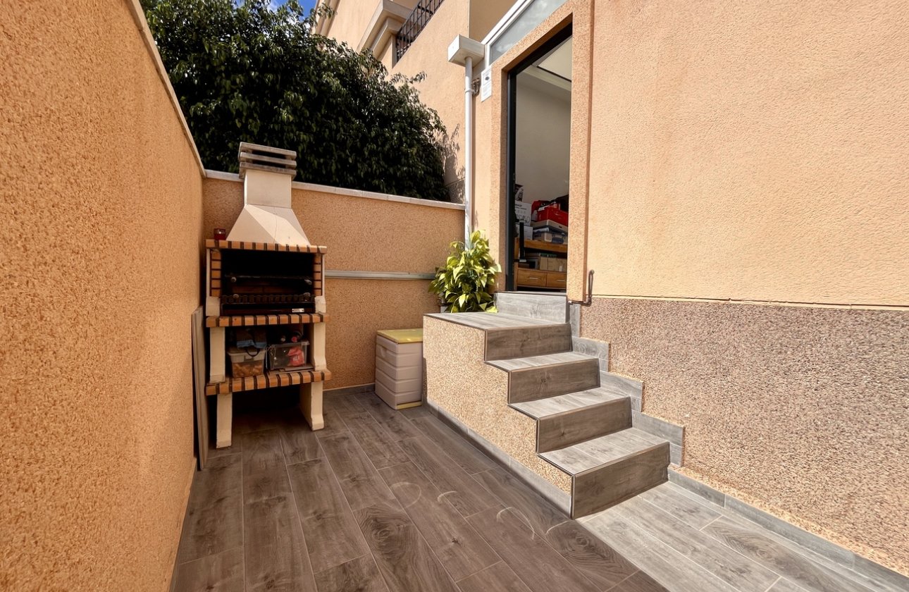 Resale - Townhouse - Villamartin