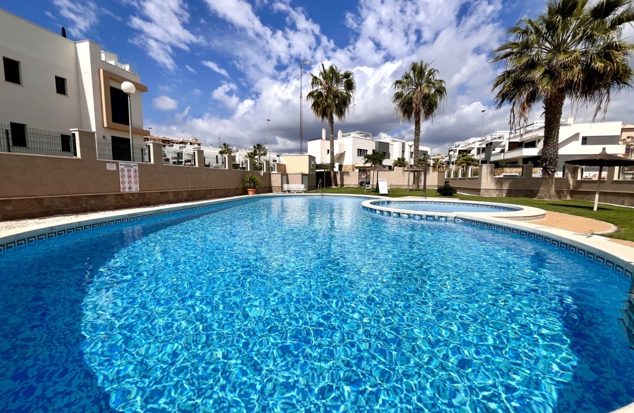 Resale - Townhouse - Villamartin