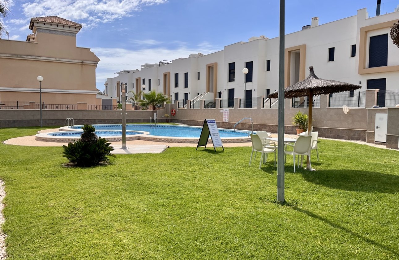 Resale - Townhouse - Villamartin